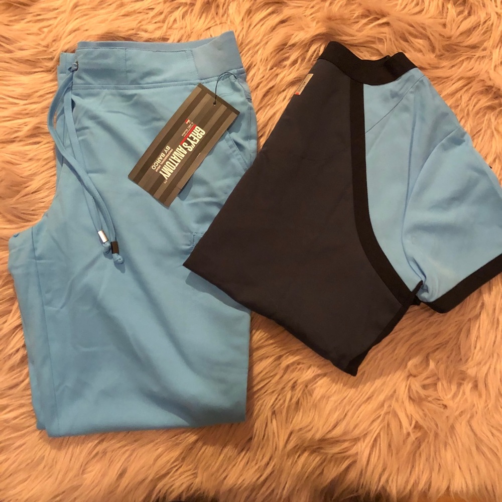 NWT GREY’S ANATOMY ACTIVE SCRUBS